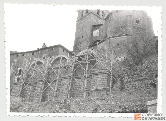 Proyecto adicional al de urbanización parcial de los alrededores de la Catedral. Arquitecto: César Jalón. Albarracín